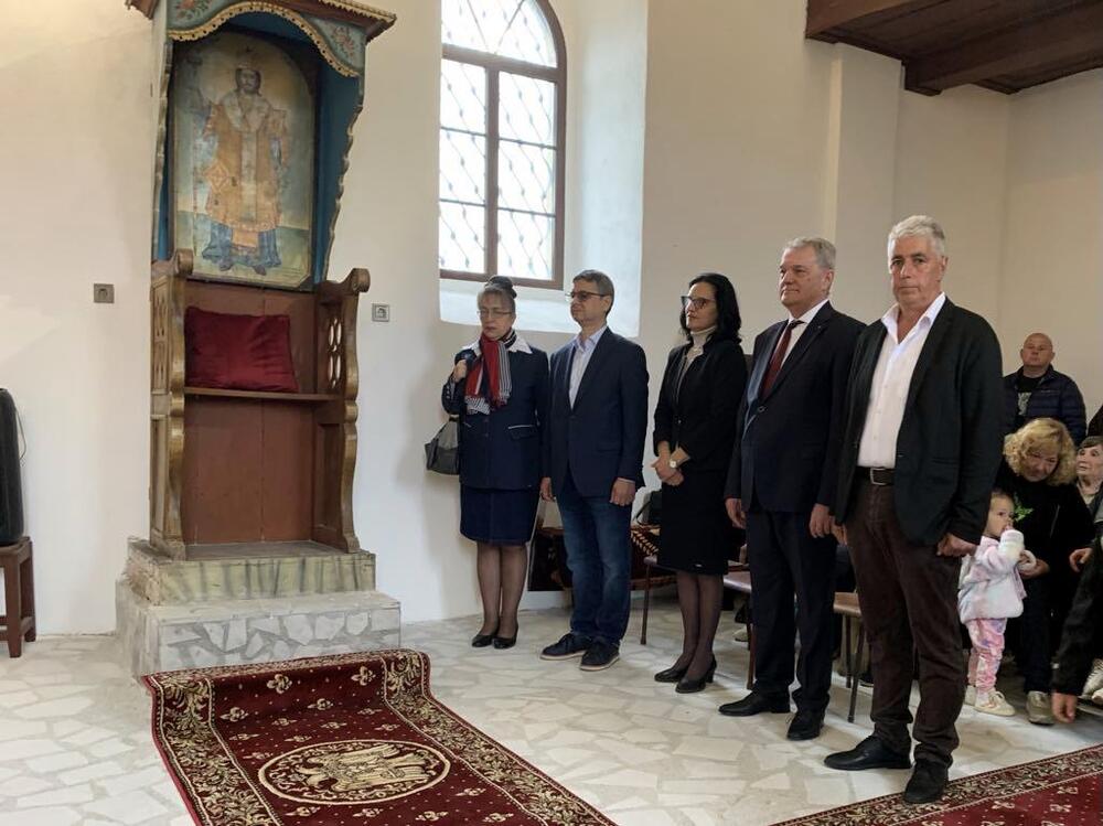 Румен Петков участва в освещаването на възстановената църква „Свети Атанасий“ в село Козар Белене