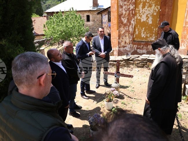 Гърция - Света Гора - Българска делегация - архимандрит Амвросий - почит