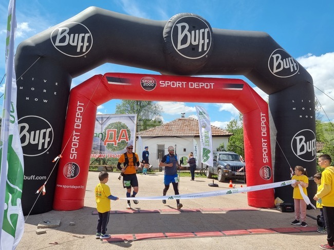 Трънското село Велиново е домакин на четвъртото издание на състезанието по планинско бягане „Трън Ултра Рън”