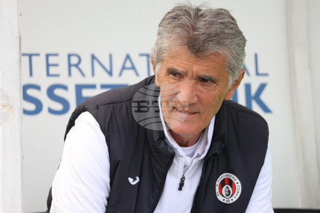 Най-важното е, че оцеляхме, коментира наставникът на Локомотив София Ратко Достанич