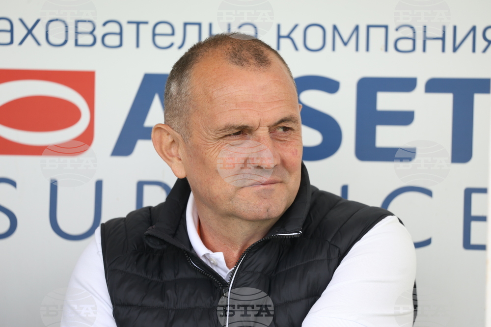 Не съм доволен от равенството, но вече се спасихме и математически, заяви Златомир Загорчич след мача с Локомотив (София)