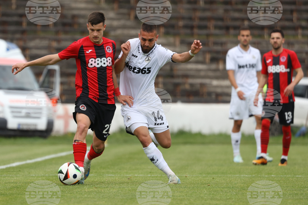 Локомотив София и Славия не излъчиха победител