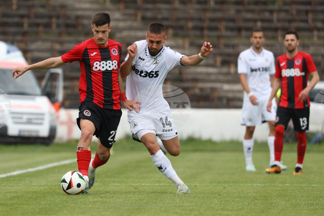 Локомотив София и Славия не излъчиха победител