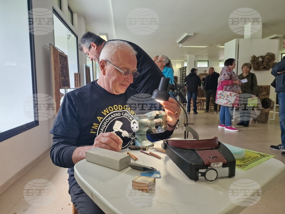 Село Орешак - изложба - дърворезба