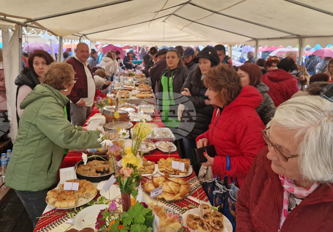 Село Върбица - Кулинарен фестивал на дрипавата баница