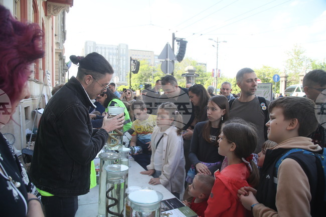 Сърбия - студенти - образование - “Защитаваме(със) знанието” - изложение