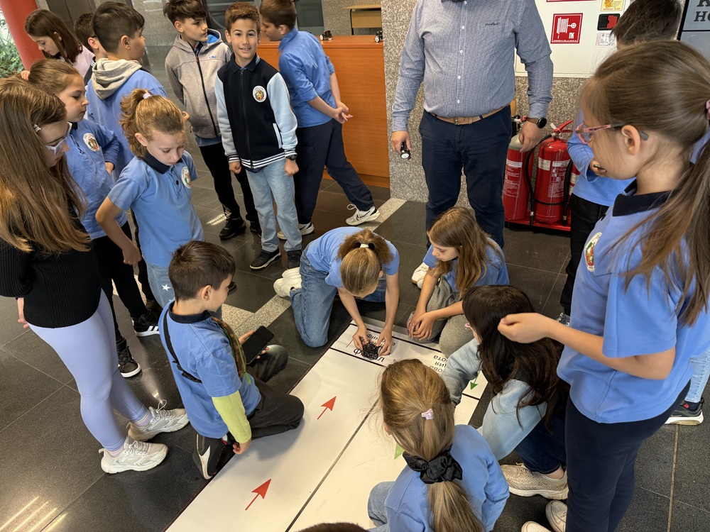 Община Русе: 128 деца показаха умения и креативност в четвъртото общинско състезание по роботика