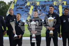 Футбол - волейболисти на "Левски" - трофей от efbet Super volley - почетна обиколка