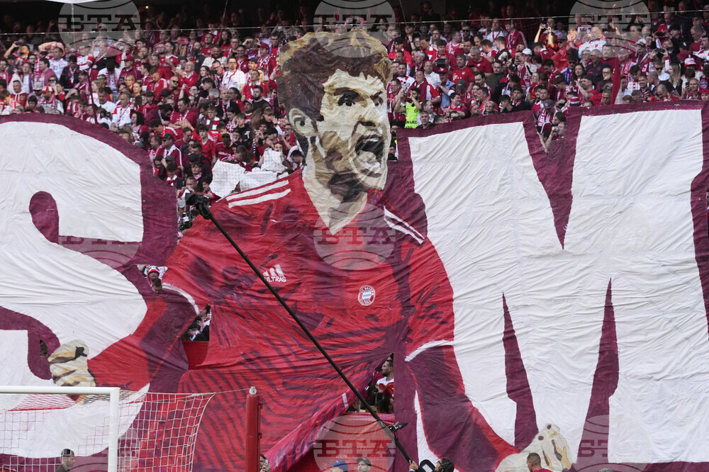 Байерн (Мюнхен) се сбогува с легендата си Томас Мюлер в последния домакински мач за сезона в Бундеслигата, а след това вдигна и титлата