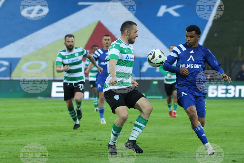 Българският национал Виктор Попов продължава кариерата си в полския Корона Киелце