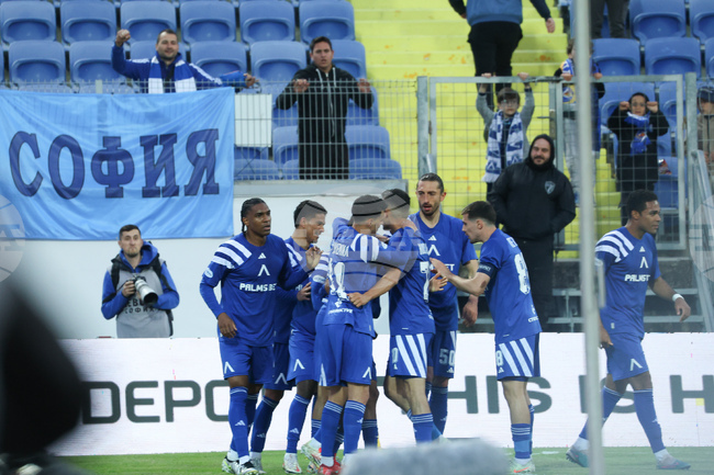 Левски записа минимален успех срещу Радник (Сурдулица) в Правец