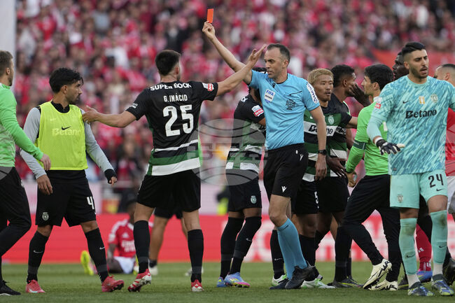 Португалецът Жоао Пинейро ще ръководи финала за Суперкупата на Европа между ПСЖ и Тотнъм