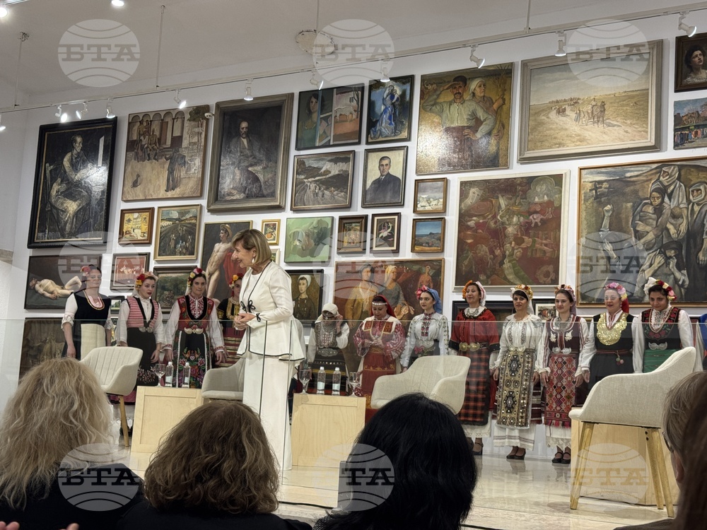 Казанлък - Художествена галерия - 100 години "Ахинора"