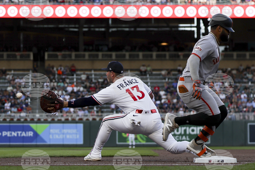 Giants Twins Baseball