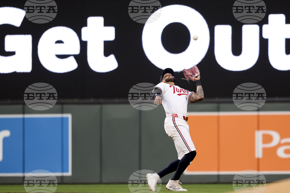 Giants Twins Baseball