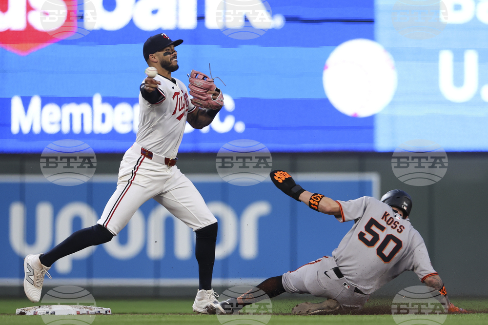 Giants Twins Baseball