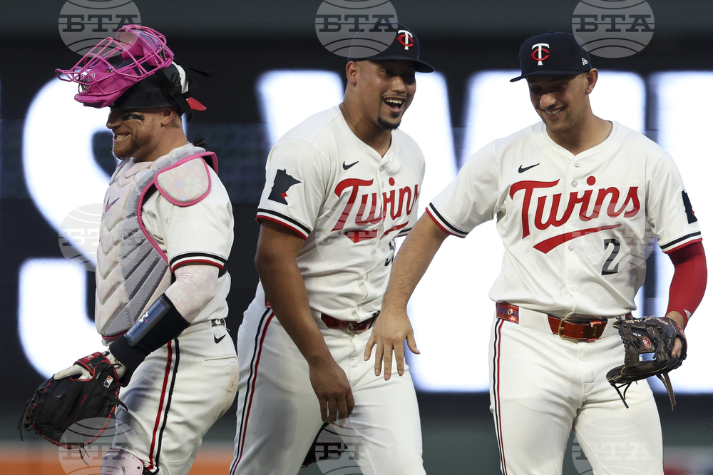 Giants Twins Baseball