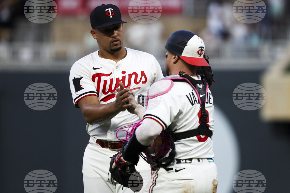 Giants Twins Baseball