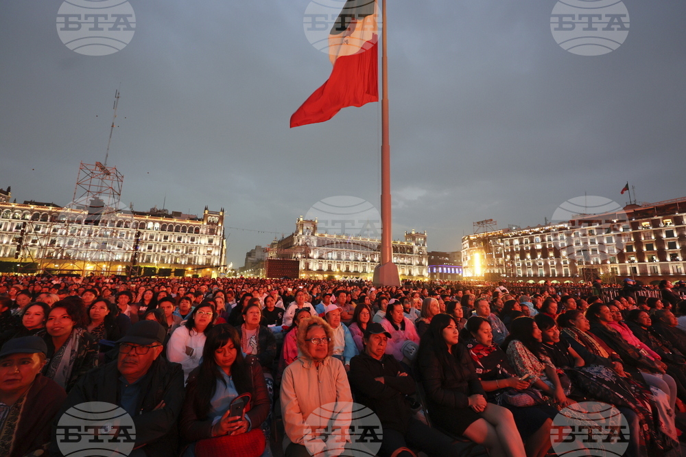 APTOPIX Mexico Mother's Day Concert