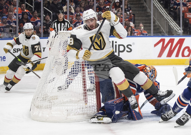 Гол секунда преди края на редовното време донесе първа победа на Вегас в плейофната серия с Едмънтън