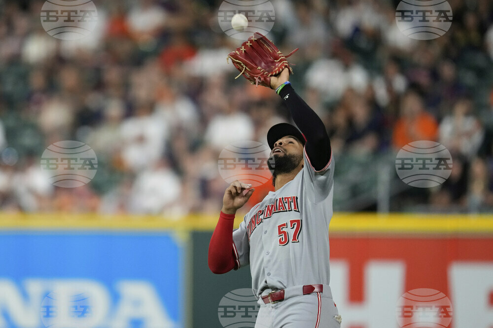 Reds Astros Baseball