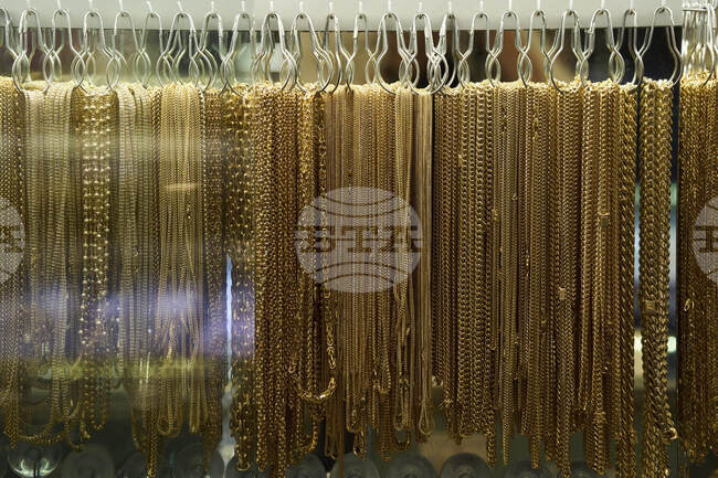 Цената на златото надхвърли 5000 долара за тройунция за първи път в историята 