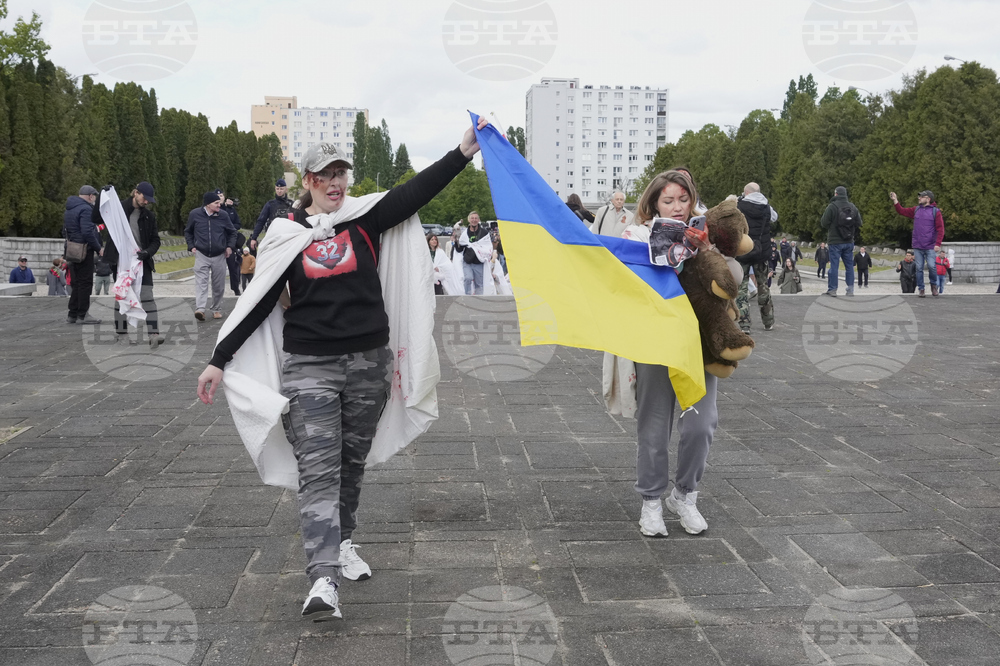 Poland Ukrainians Weakening Welcome