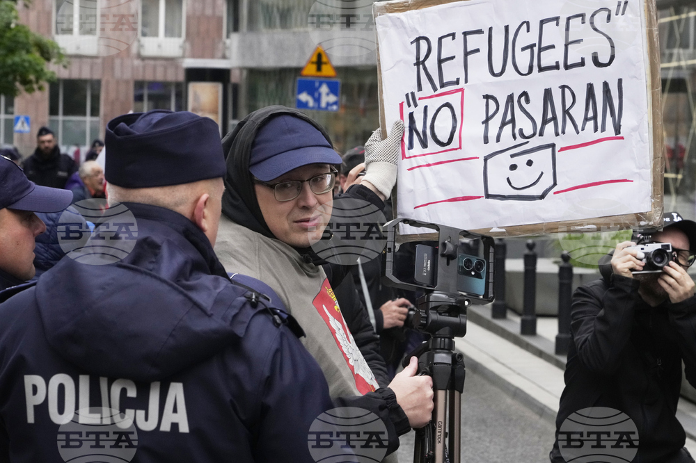 Poland Ukrainians Weakening Welcome