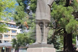 Пирдоп - Румен Радев - "Влайкови дни" - паметник на Тодор Влайков