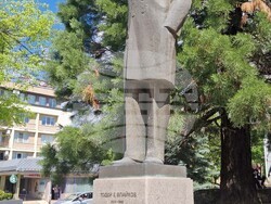 Пирдоп - Румен Радев - "Влайкови дни" - паметник на Тодор Влайков