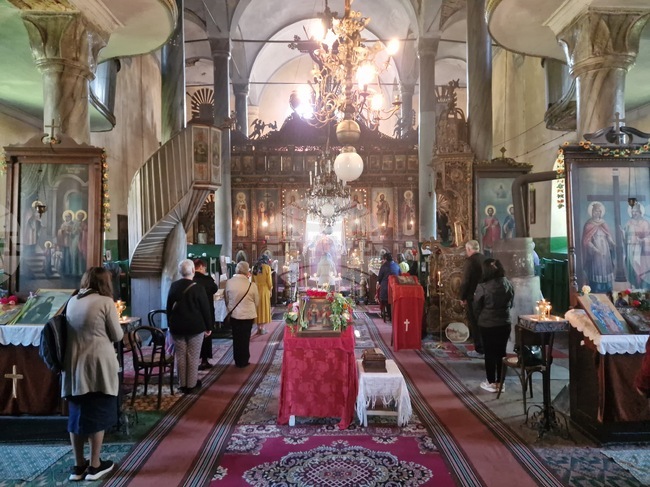 Миряни отпразнуваха храмовия празник на църквата „Св. св. Кирил и Методий“ във Велико Търново