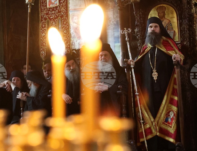 Гърция - Архимандрит Гавриил беше интронизиран като игумен на Зографския манастир в Света гора