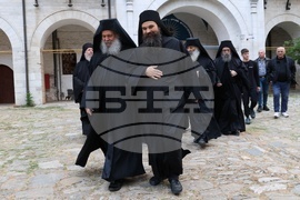 Гърция - Архимандрит Гавриил беше интронизиран като игумен на Зографския манастир в Света гора