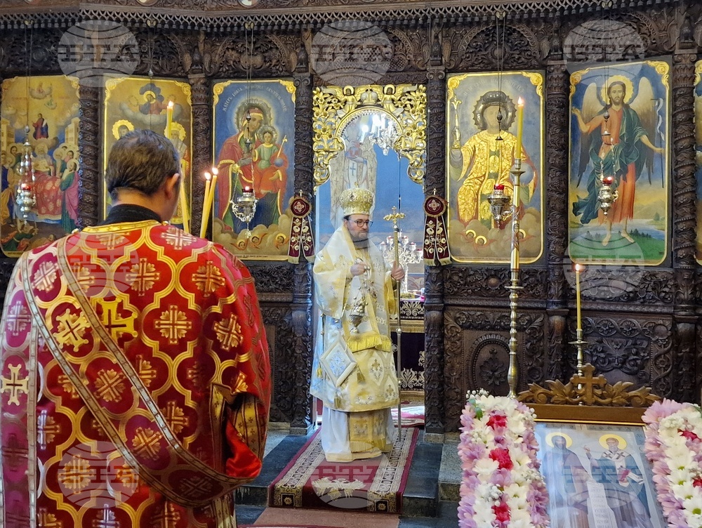 Видинският митрополит Пахомий отслужи света литургия за храмовия празник на Клисурския Манастир