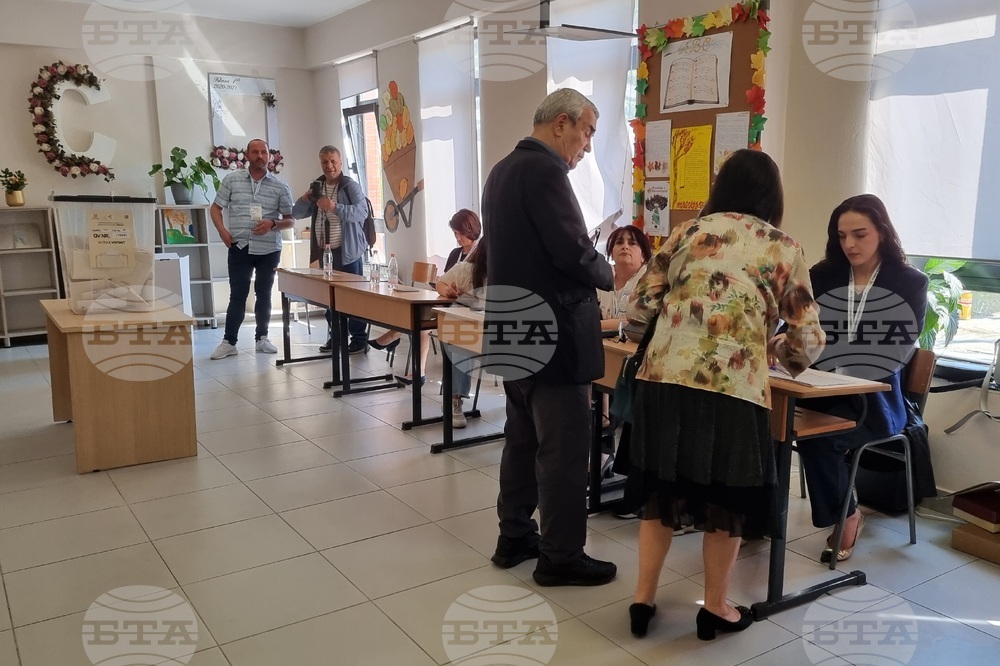 Избирателната активност на парламентарните избори в Албания към 17 ч. е била с почти 5 пункта по-ниска в сравнение с 2021 г.