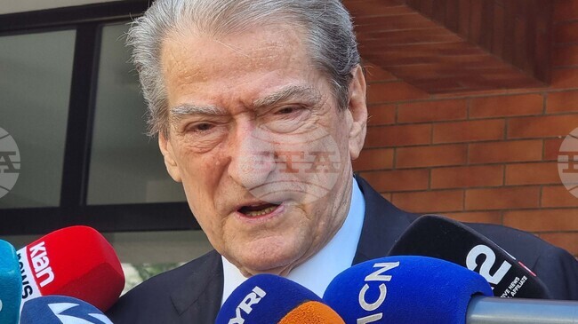 Бившият албански премиер и президент Сали Бериша беше разпитан във връзка с протест от 2011 г., при който загинаха четирима души