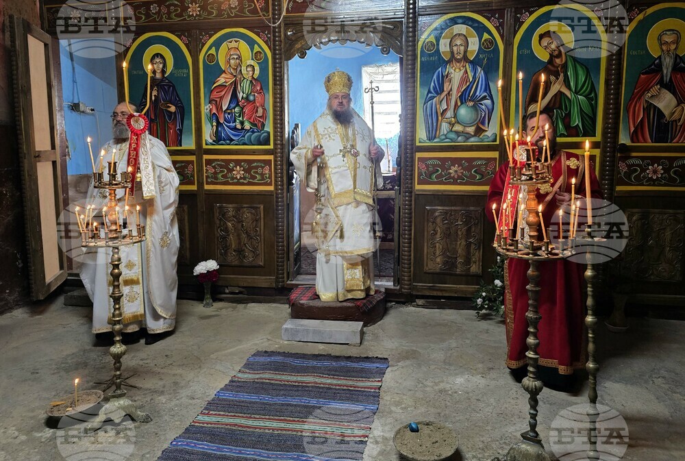 Да просляваме братята Кирил и Методий, които не пожалиха здраве, за да проповядват Божието слово, каза Врачанският митрополит Григорий