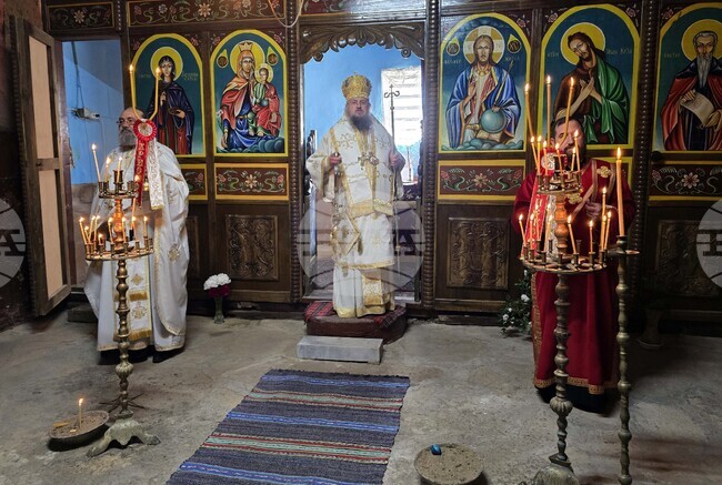 Да просляваме братята Кирил и Методий, които не пожалиха здраве, за да проповядват Божието слово, каза Врачанският митрополит Григорий 