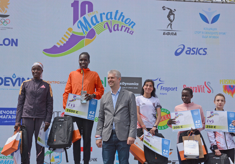 Кметът Благомир Коцев награди победителите в 10-ото издание на Маратон Варна
