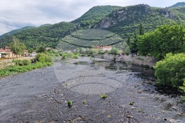 Кричим - река Въча - подпорна стена - финансиране - изграждане