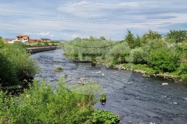 Кричим - река Въча - подпорна стена - финансиране - изграждане