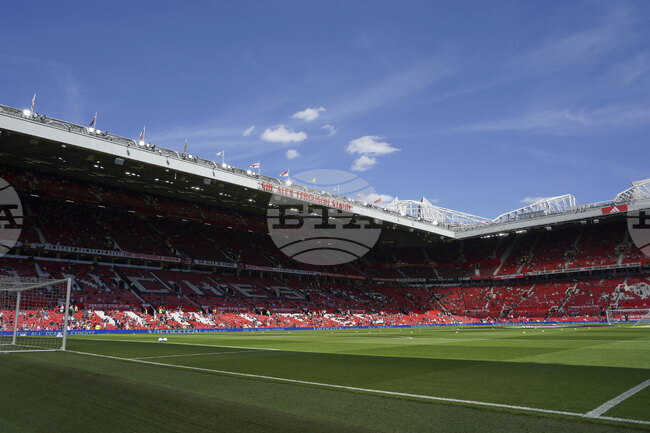 Манчестър Юнайтед ще почете жертвите на терористичната атака в четвъртък преди двубоя със Съндърланд