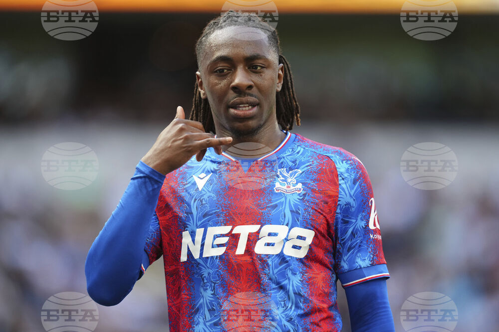 Тотнъм се включи в битката за подписа на Еберечи Езе