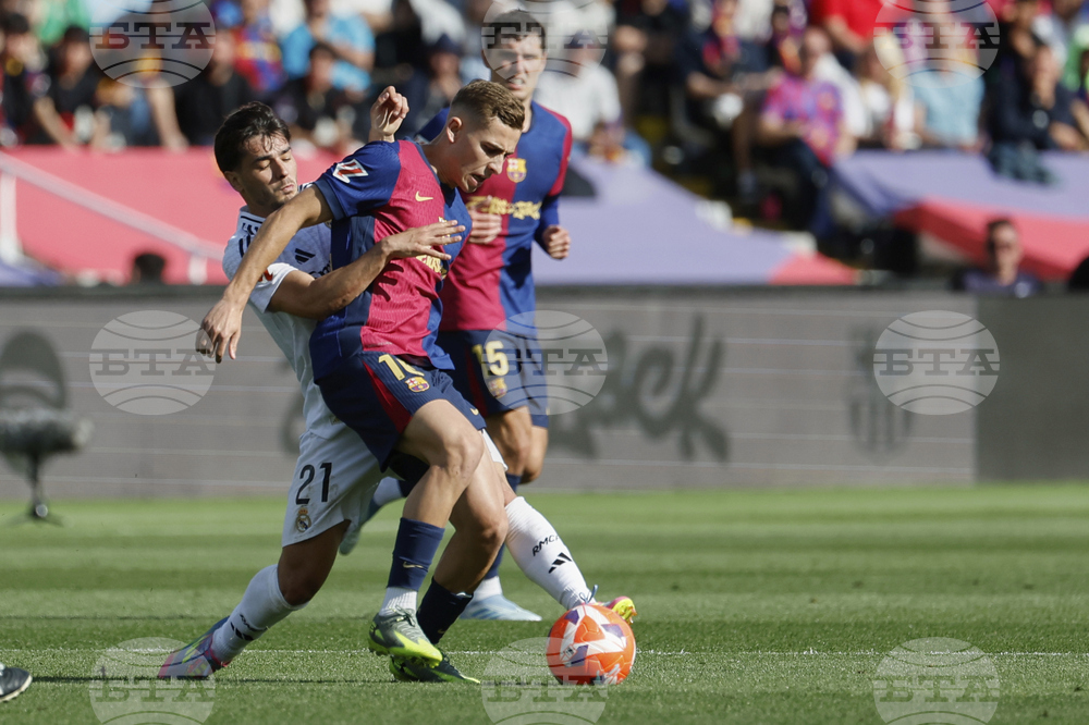 Фермин Лопес отрича слуховете за напускане на Барселона