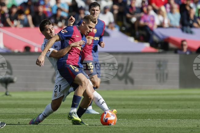 Фермин Лопес отрича слуховете за напускане на Барселона