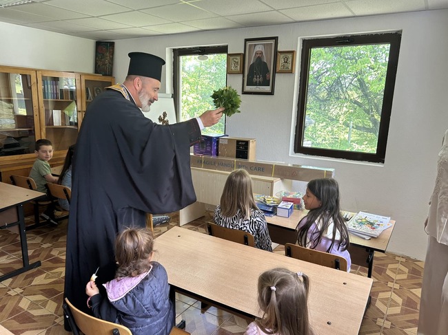 В Бельова църква в Самоков отвори врати неделно училище