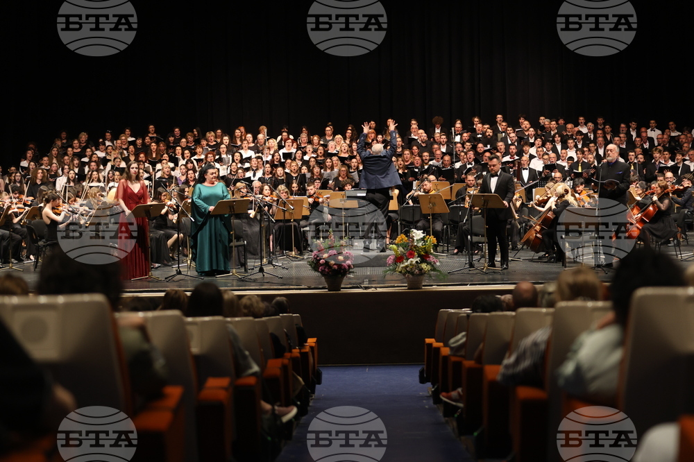 Деветата симфония на Бетовен беше изпълнена от 400 музиканти в зала 1 на НДК