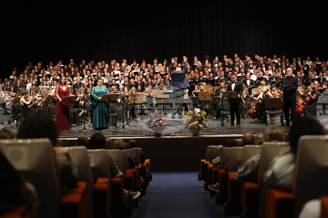 Деветата симфония на Бетовен беше изпълнена от 400 музиканти в зала 1 на НДК