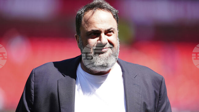 Собственикът на Нотингам Форест Евангелос Маринакис обеща финансова подкрепа за феновете на клуба, които са засегнати от инцидента във влак в близост до Кеймбридж