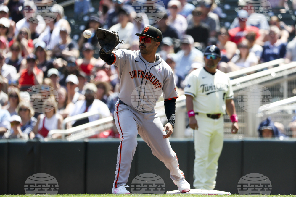 Giants Twins Baseball